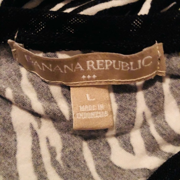 Banana Republic large zebra print tank black & White V-neck top - Picture 4 of 6